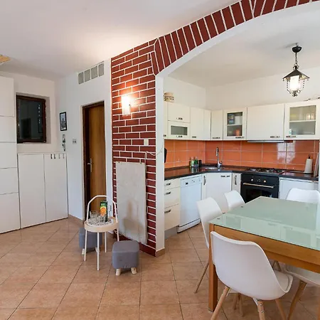 In With Wi-fi Holiday home